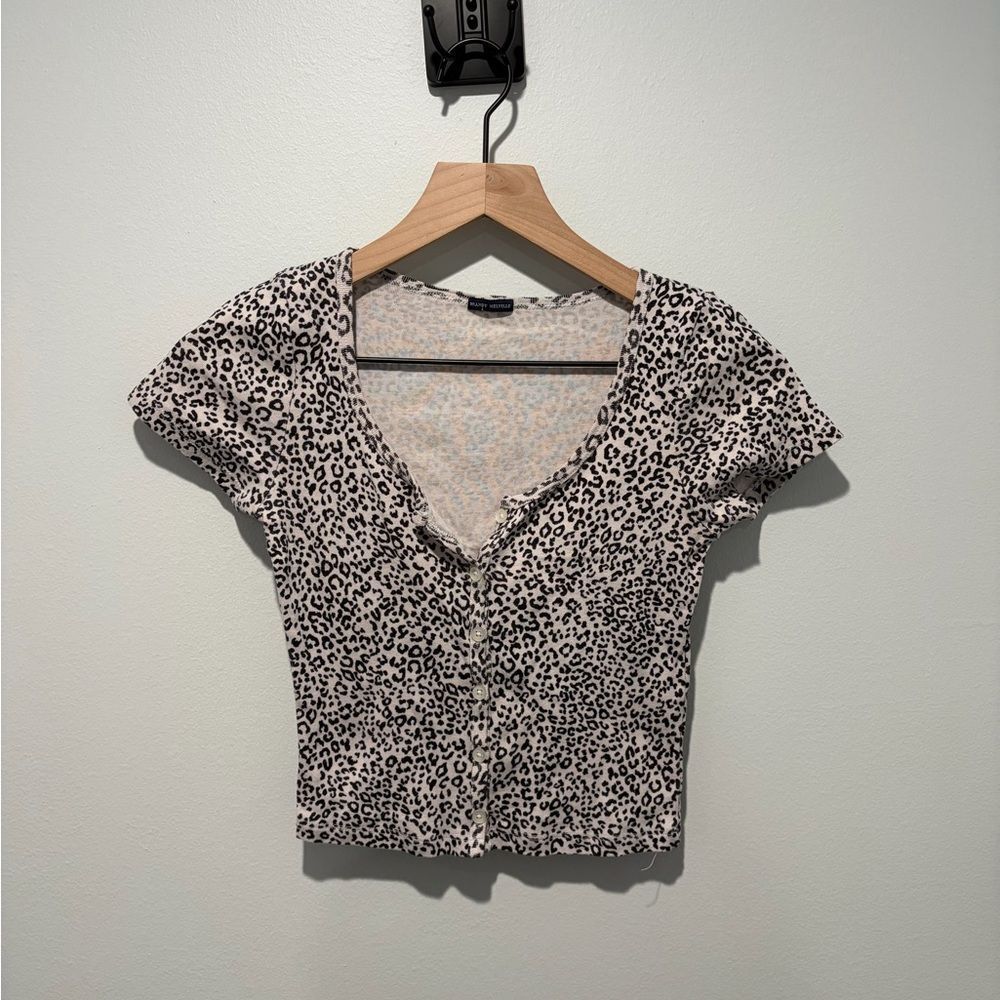 Brandy Melville Leopard Print Cropped Button Front T Shirt One Size